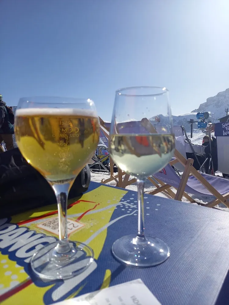 Vin Blanc Appremont Et Bière Mils